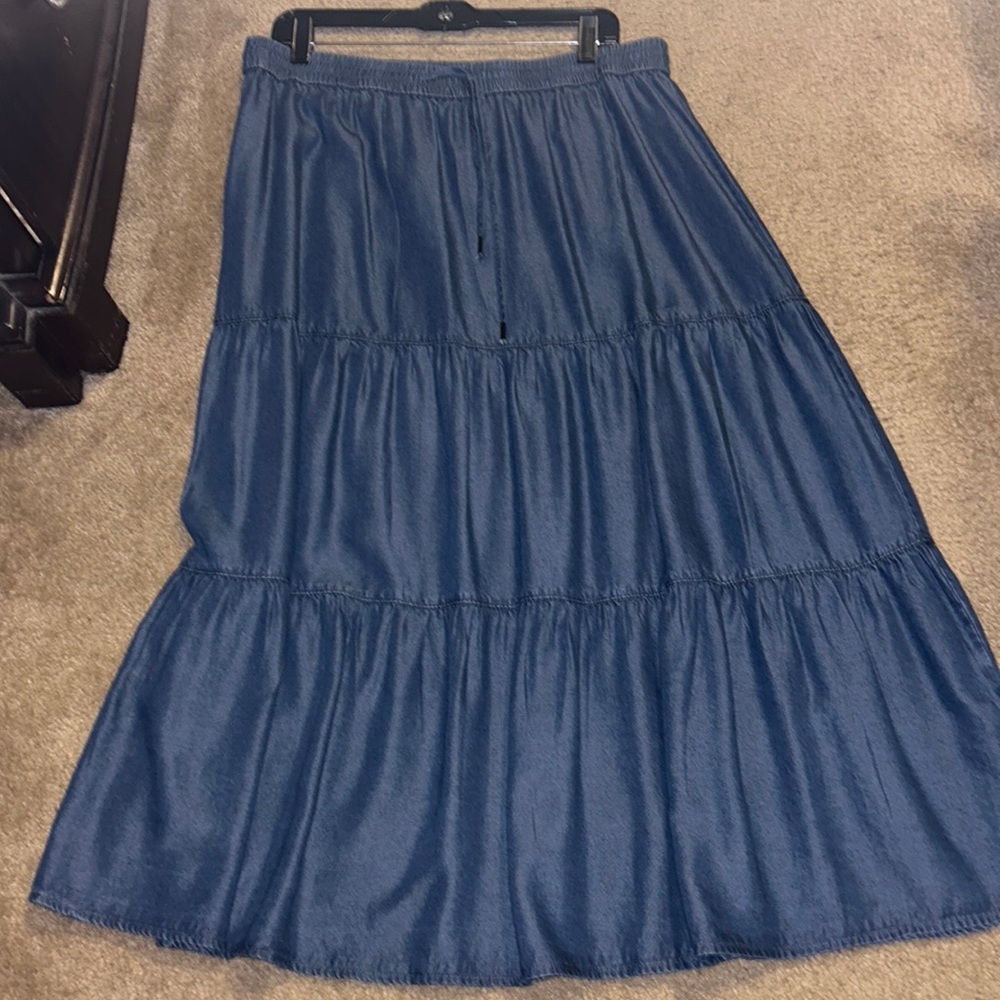 Jones New York tiered skirt